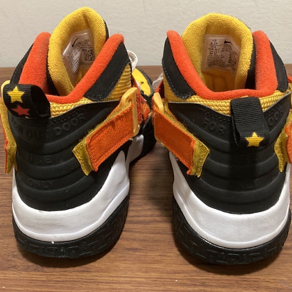Nike Air Raid Rayguns Kids Unisex Black/University Gold Sneakers. Size 4.5 Youth - Picture 3 of 10